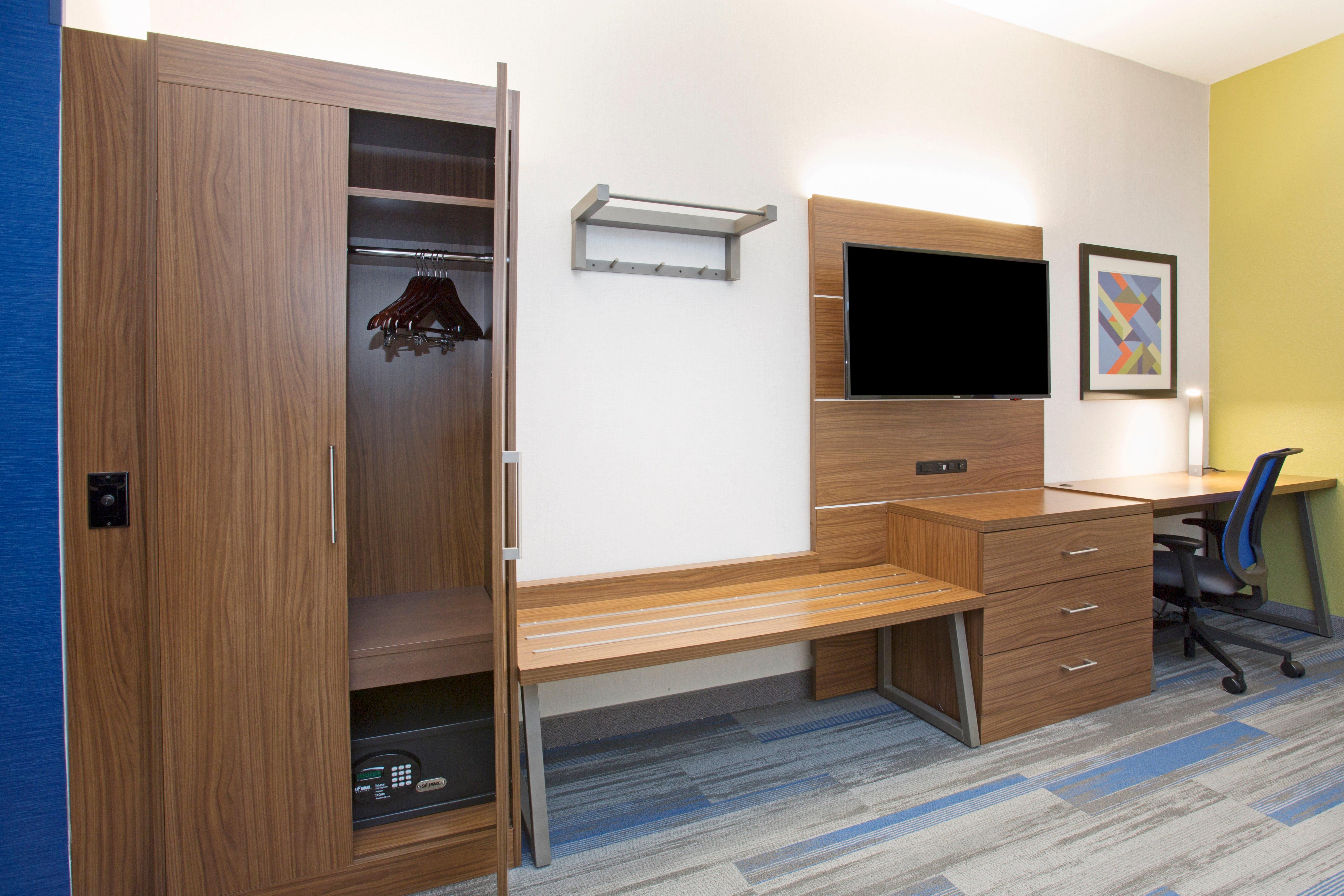 Holiday Inn Express Kansas City - At The Legends! By Ihg Bonner Springs Номер фото