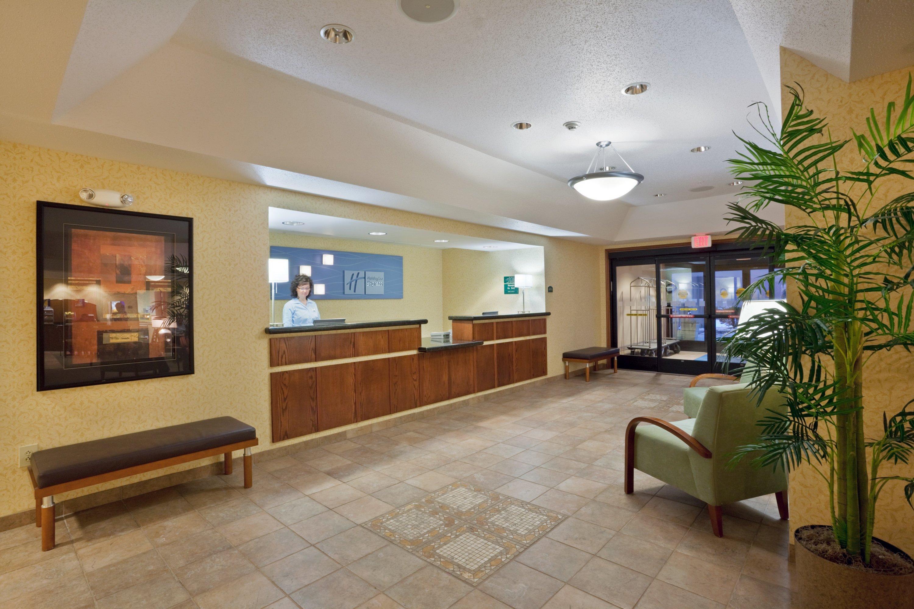 Holiday Inn Express Kansas City - At The Legends! By Ihg Bonner Springs Экстерьер фото