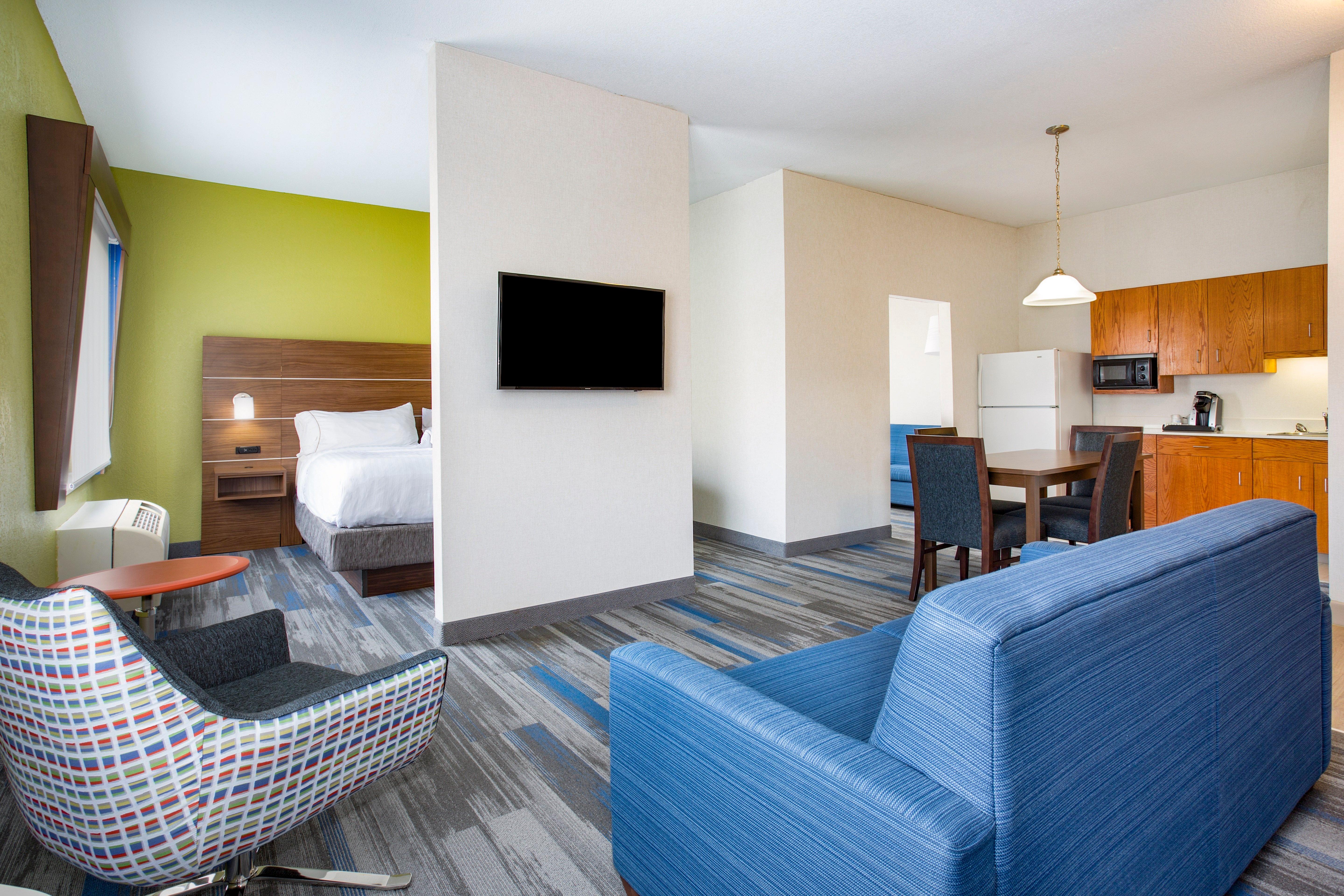 Holiday Inn Express Kansas City - At The Legends! By Ihg Bonner Springs Номер фото